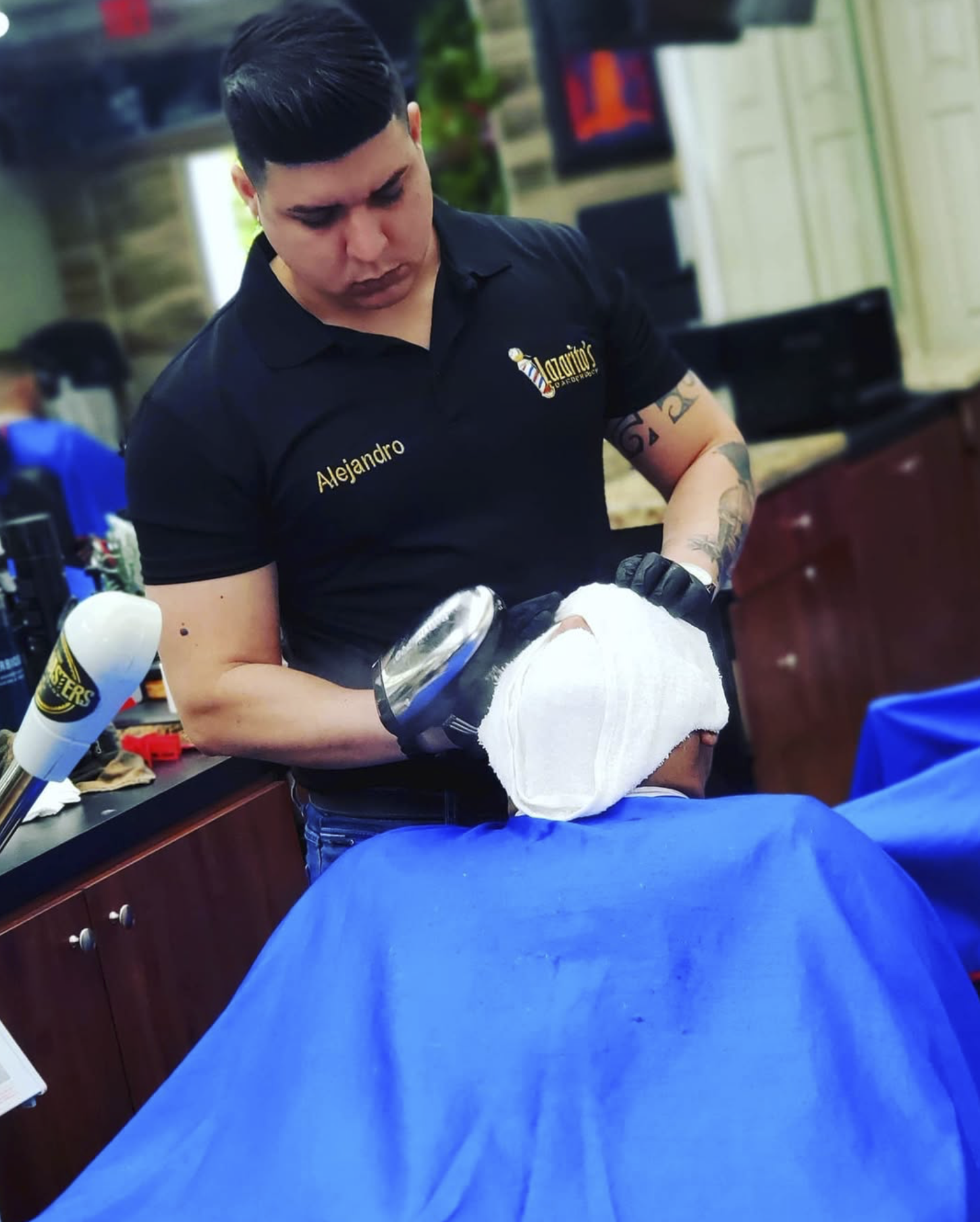 Raul Gonzalez, master barber